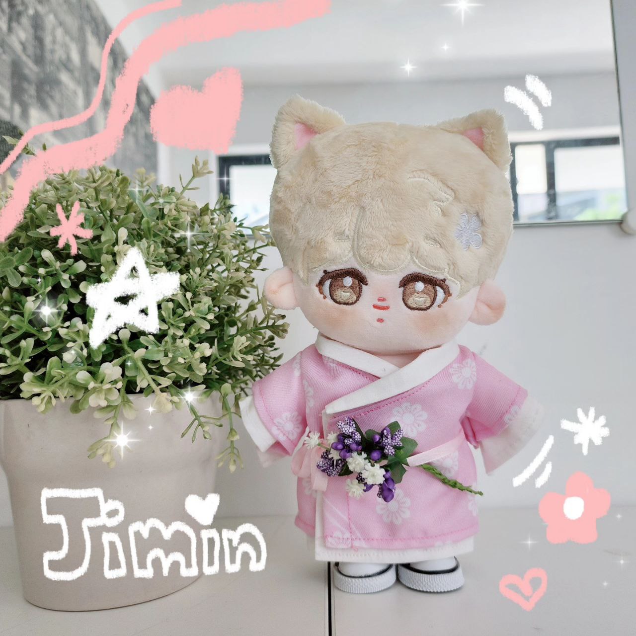 Jimin Pink hanbok doll + Pin