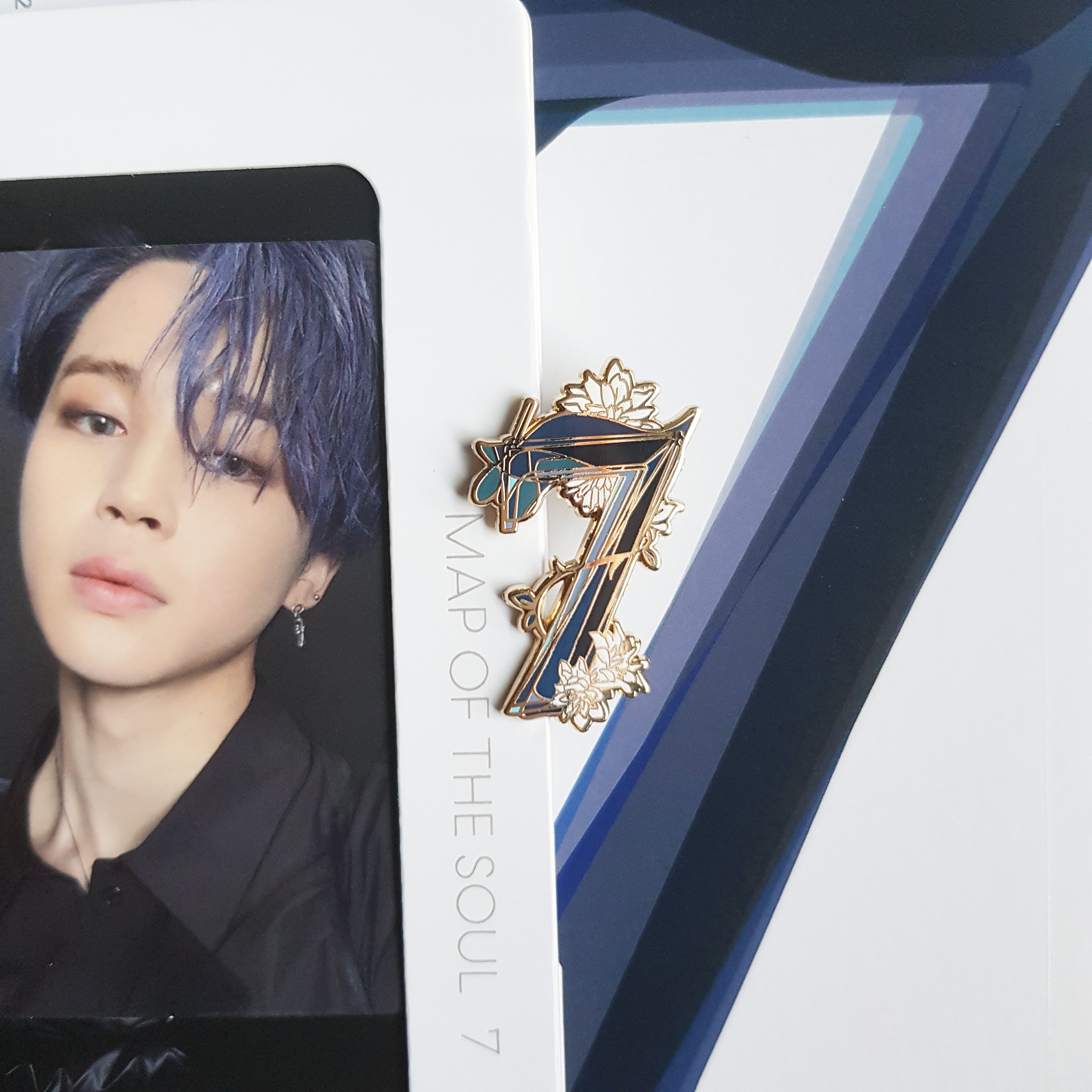 Black Swan BTS Pin – addigni shop